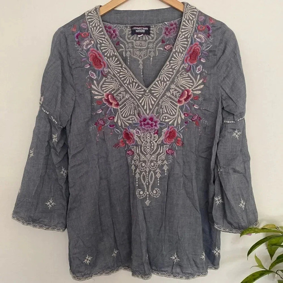 Johnny Was sz S chambray blouse floral embroidery 3/4 sleeve good pre owned cond - Picture 1 of 5